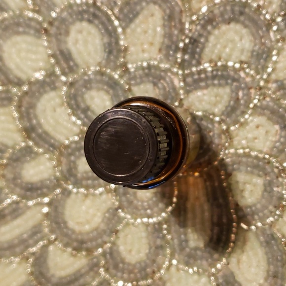 LemonGrass Essential Oil by Do TERRA - Full 15mL Bottle - Picture 3 of 5